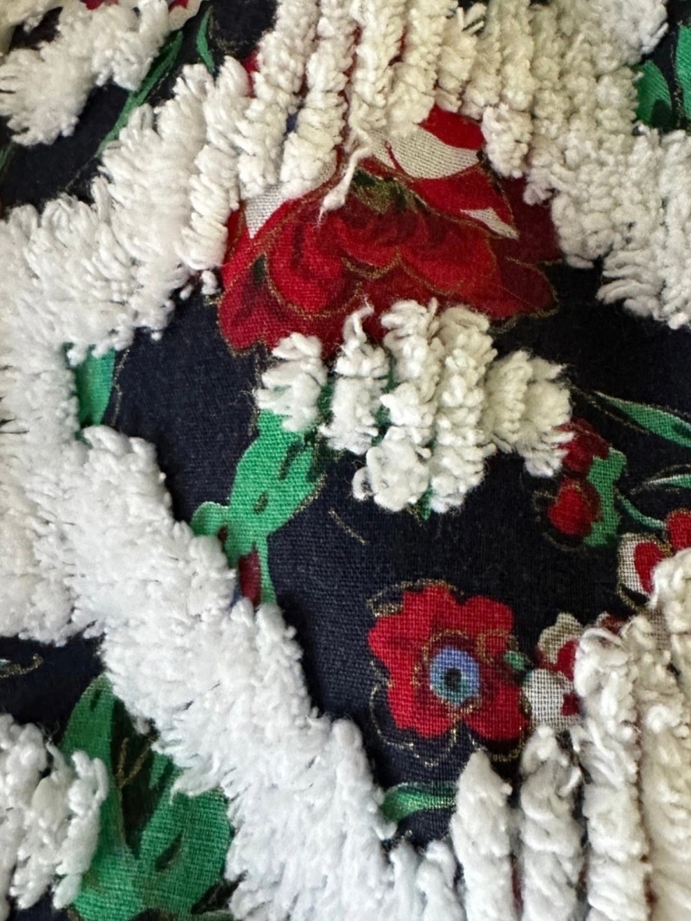 Vintage CROWNTUFT Chenille Robe Red, Green & Black Floral Print  Sz Lg - Picture 16 of 16